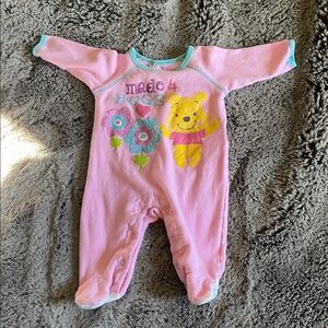 Vintage Disney Winnie The Pooh Pink Baby Sleeper Sz 0/3M Onesie MADE FOR HUGS